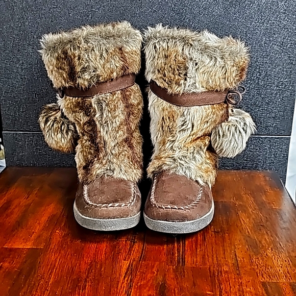 AMERICAN EAGLE WOMENS BROWN FAUX SUEDE & FUR BOOTS SIZE 8 - Picture 2 of 7